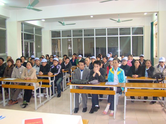 Ký Hợp đồng bảo lãnh ngày 22/02/201